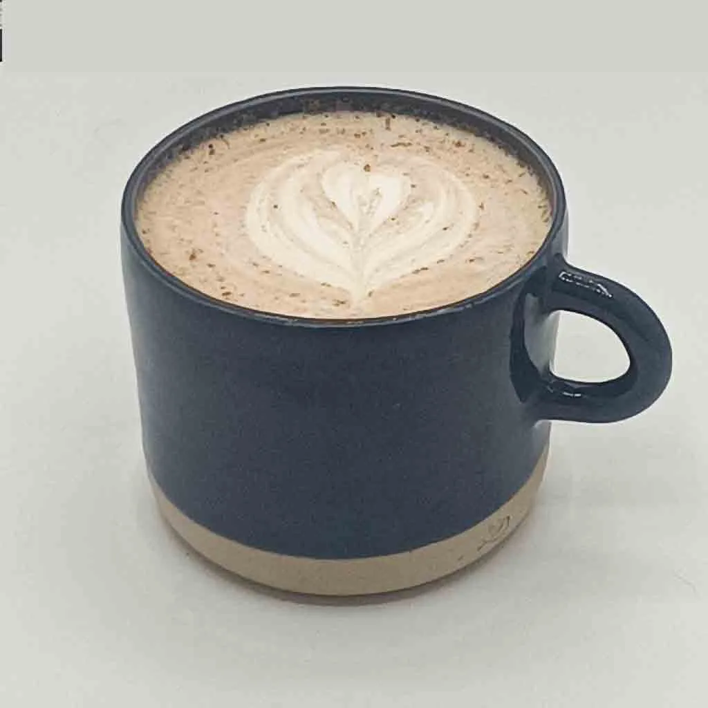 Boisson signature servie chez Cofftea, Paris 5