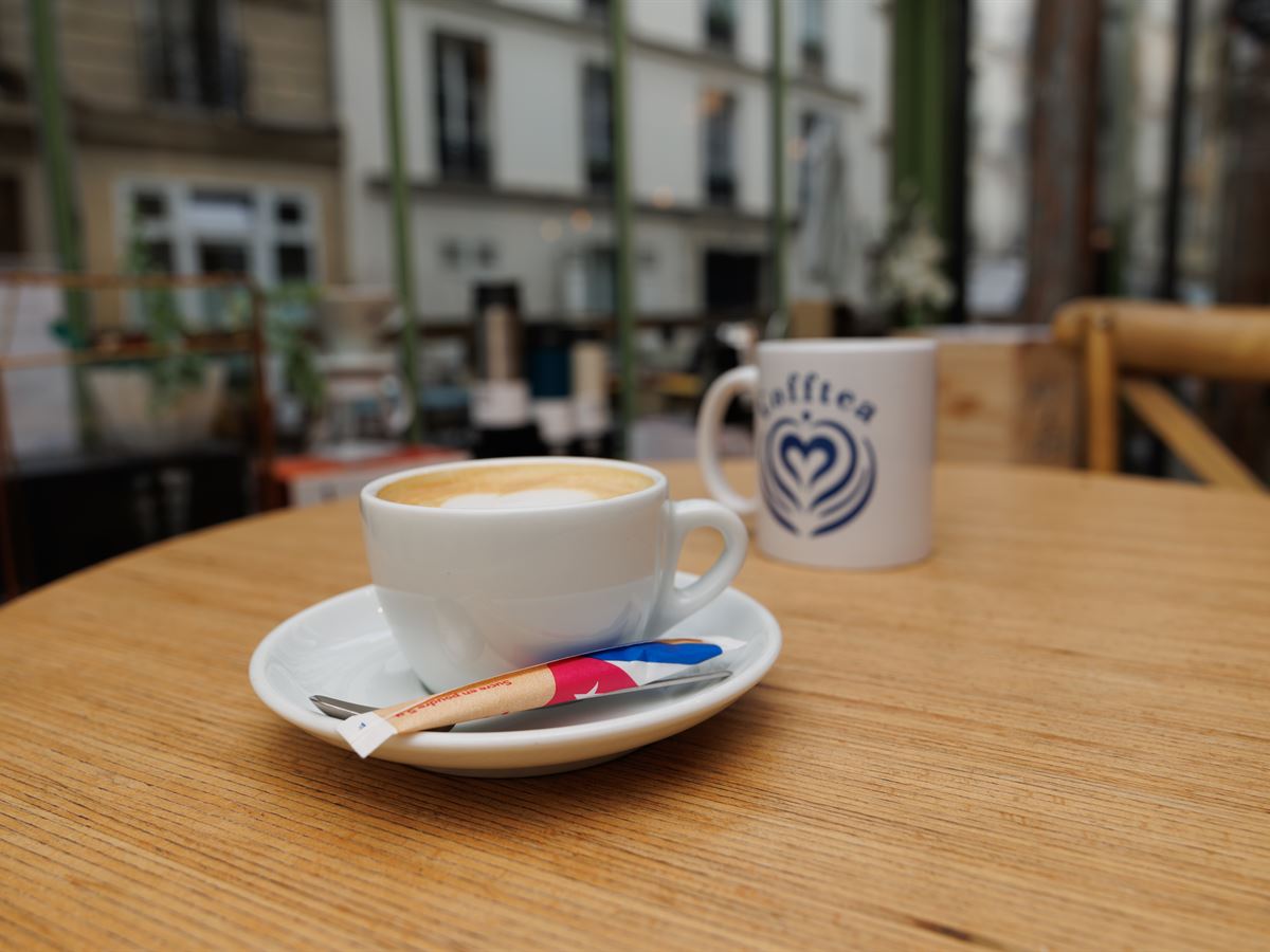 Cappuccino en terrasse, avis clients Cofftea Paris 5