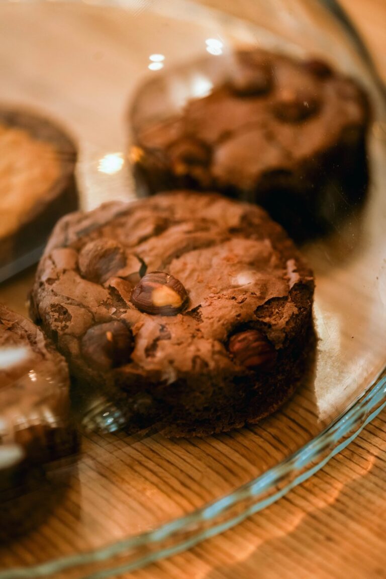 Brownie aux noisettes, patisserie maison du Cofftea Paris 5