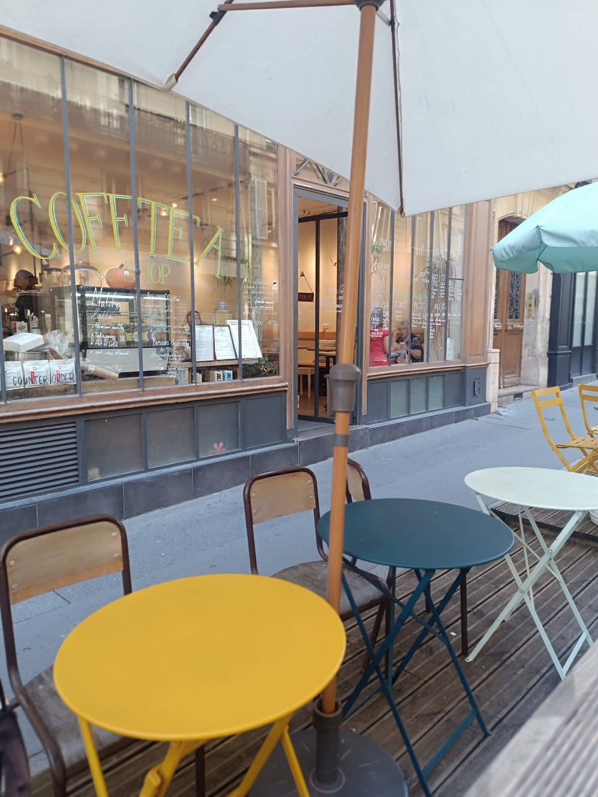 Terrasse d’été rue Berthollet, Cofftea Paris 5