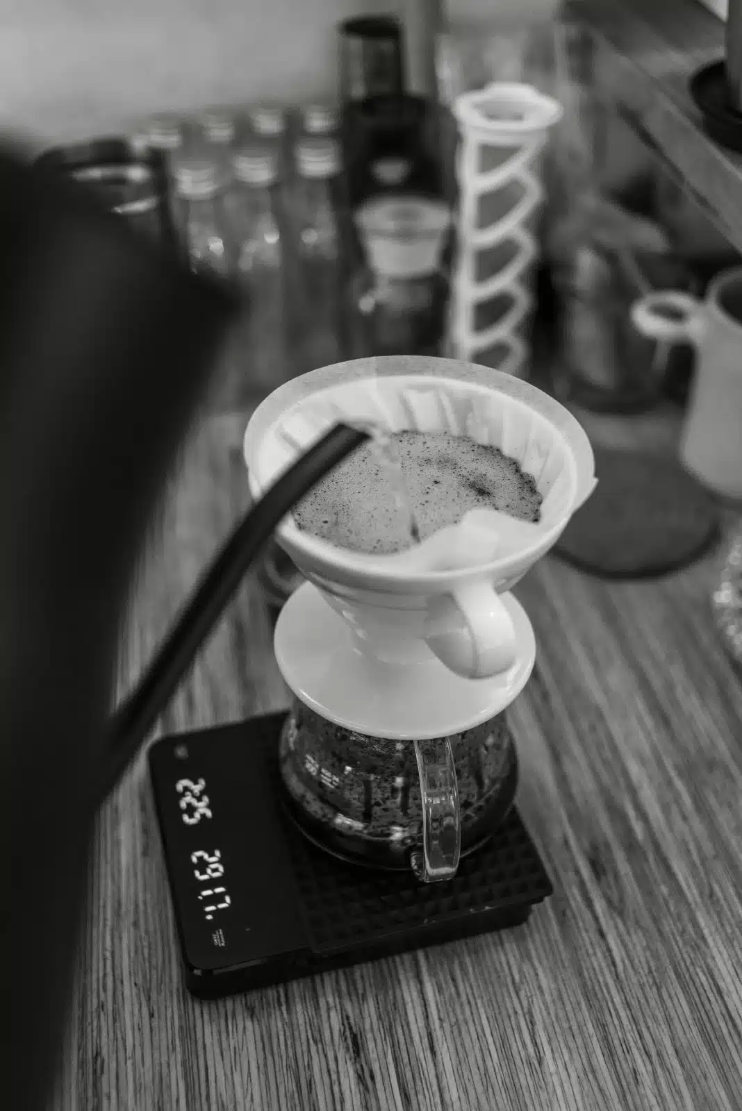 Extraction V60, bloom du café filtre, Cofftea Paris 5