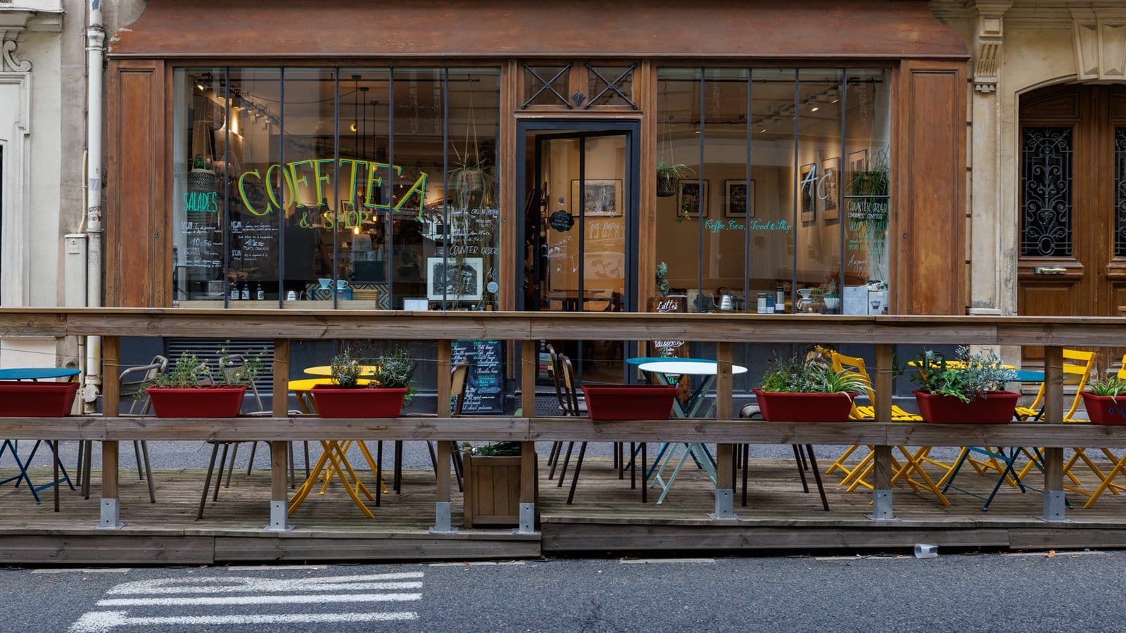 Façade et entrée de Cofftea, 8 rue Berthollet, Paris 5